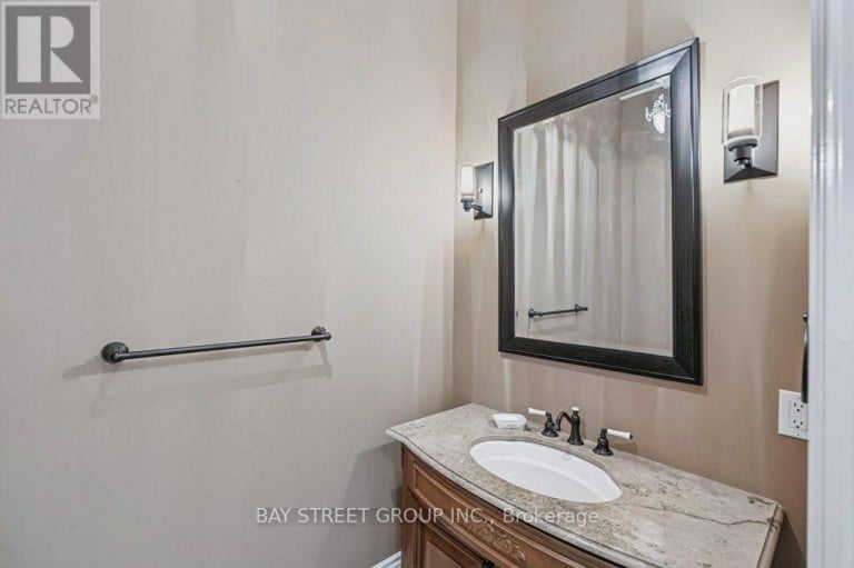 5 RIVER STONE COURT, East Gwillimbury, Ontario, L0G1V0