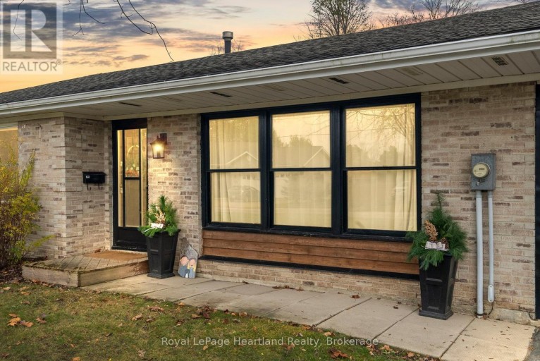 156 JOHN STREET N, Minto, Ontario, N0G1Z0