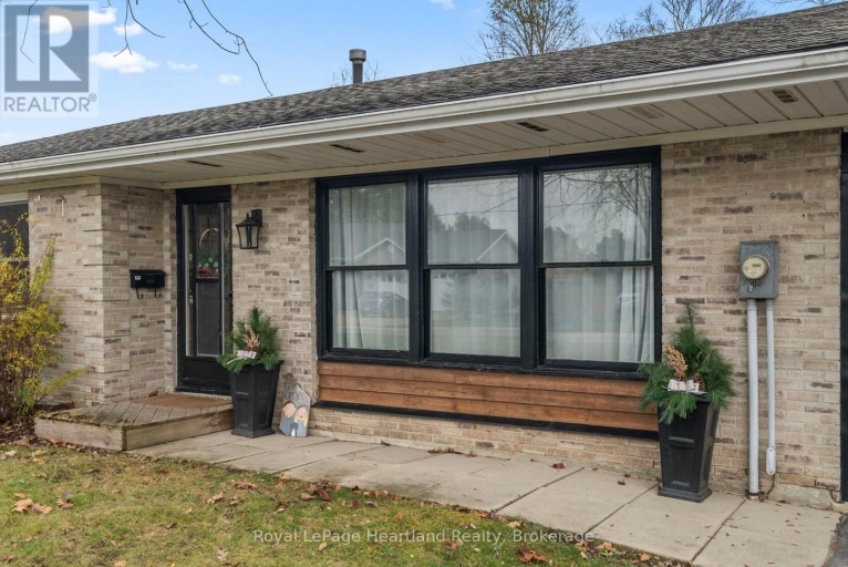 156 JOHN STREET N, Minto, Ontario, N0G1Z0
