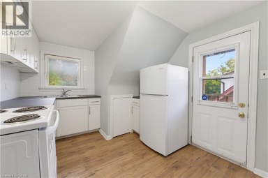 25 MEINZINGER Avenue Kitchener Ontario photo 18