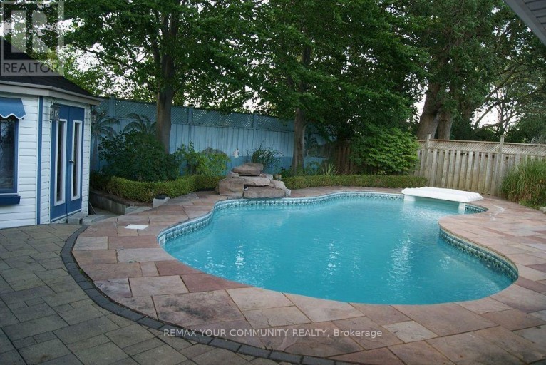 56 WILLESDEN ROAD, Toronto (Hillcrest Village), Ontario, M2H1V7