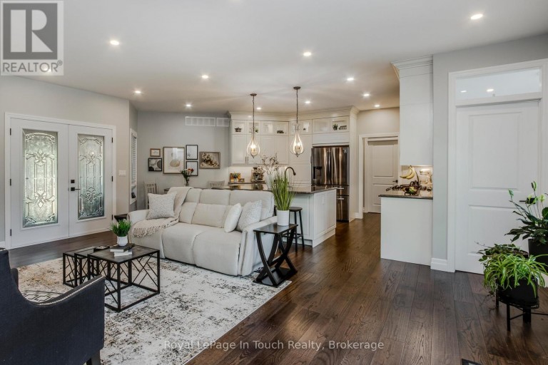 55 BEAUFORT CRESCENT, Tiny, Ontario, L9M0B8