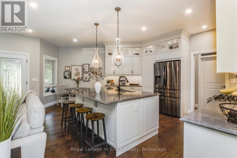 55 BEAUFORT CRESCENT, Tiny, Ontario, L9M0B8