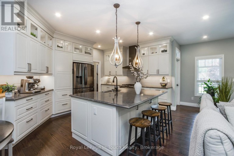 55 BEAUFORT CRESCENT, Tiny, Ontario, L9M0B8
