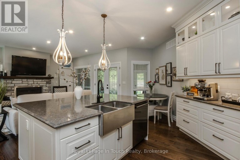 55 BEAUFORT CRESCENT, Tiny, Ontario, L9M0B8