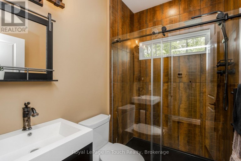 55 BEAUFORT CRESCENT, Tiny, Ontario, L9M0B8