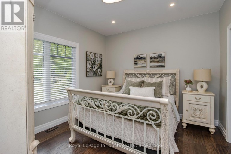 55 BEAUFORT CRESCENT, Tiny, Ontario, L9M0B8