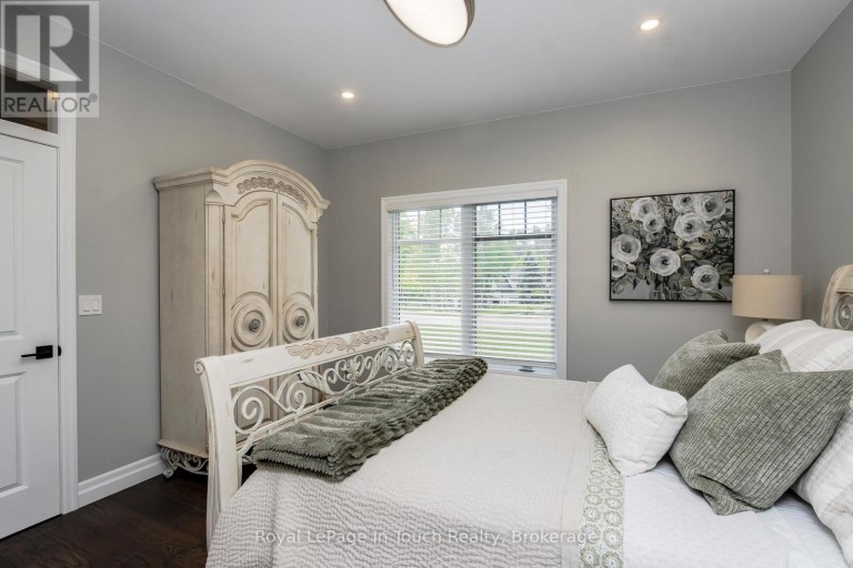 55 BEAUFORT CRESCENT, Tiny, Ontario, L9M0B8
