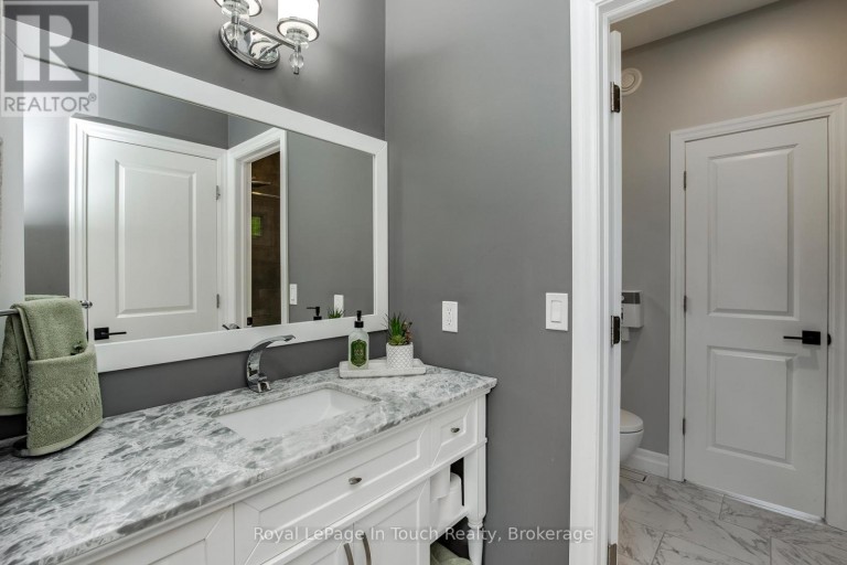 55 BEAUFORT CRESCENT, Tiny, Ontario, L9M0B8