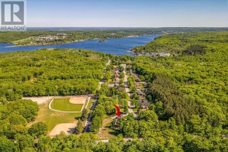55 BEAUFORT CRESCENT, Tiny, Ontario, L9M0B8