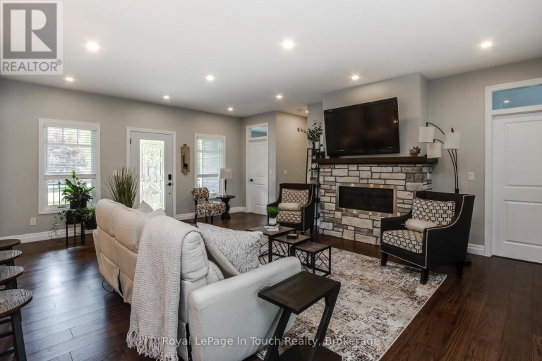 55 BEAUFORT CRESCENT, Tiny, Ontario, L9M0B8