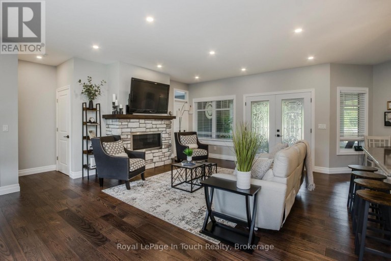 55 BEAUFORT CRESCENT, Tiny, Ontario, L9M0B8