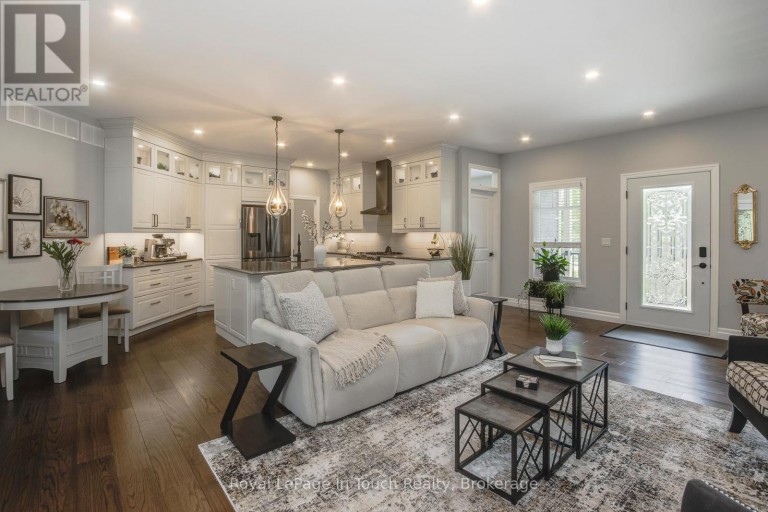 55 BEAUFORT CRESCENT, Tiny, Ontario, L9M0B8