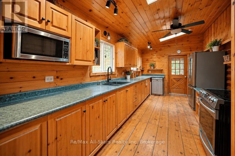 14 60 HIGHWAY E, South Algonquin, Ontario, P0A1H0