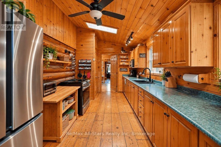 14 60 HIGHWAY E, South Algonquin, Ontario, P0A1H0