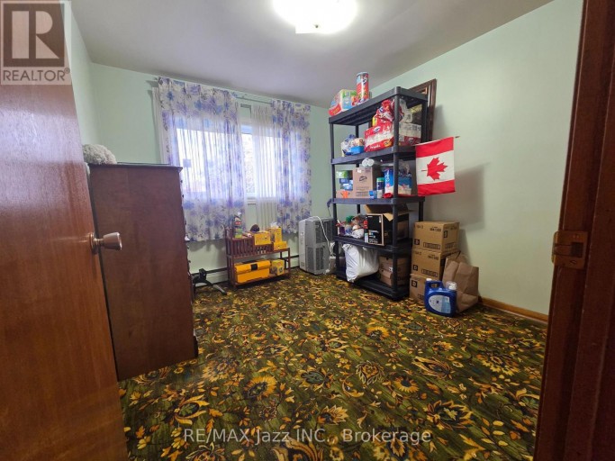 302 POPLAR STREET, Oshawa (Donevan), Ontario, L1H6P7