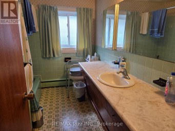 302 POPLAR STREET Oshawa (Donevan) Ontario photo 13