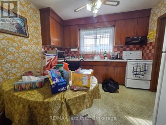 302 POPLAR STREET Oshawa (Donevan) Ontario photo 7
