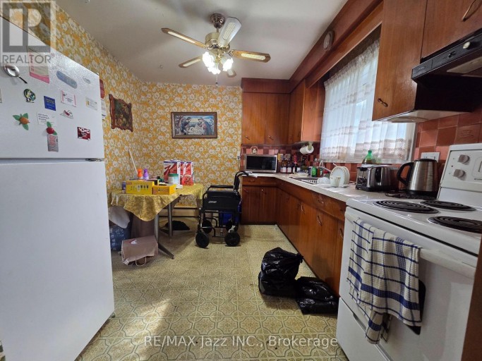 302 POPLAR STREET, Oshawa (Donevan), Ontario, L1H6P7