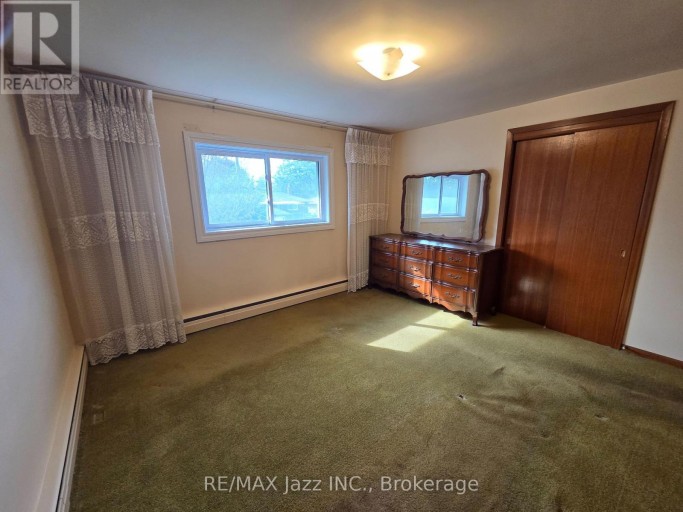 302 POPLAR STREET, Oshawa (Donevan), Ontario, L1H6P7