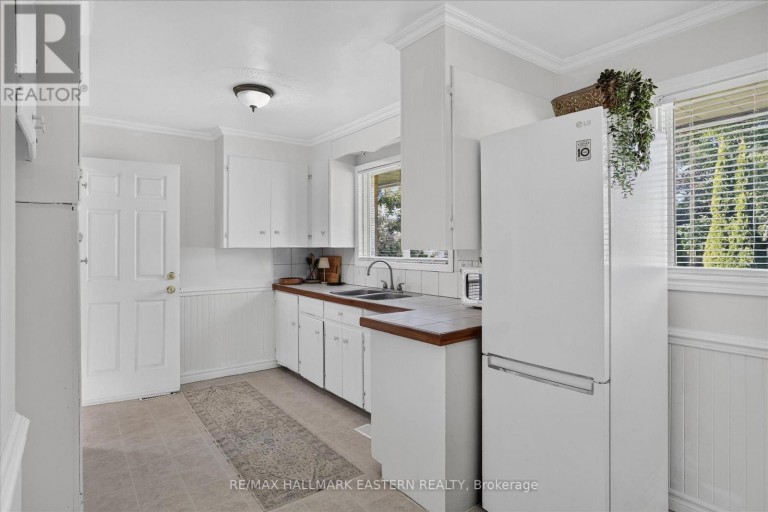 897 WESTDALE AVENUE, Peterborough (Northcrest Ward 5), Ontario, K9H6C5