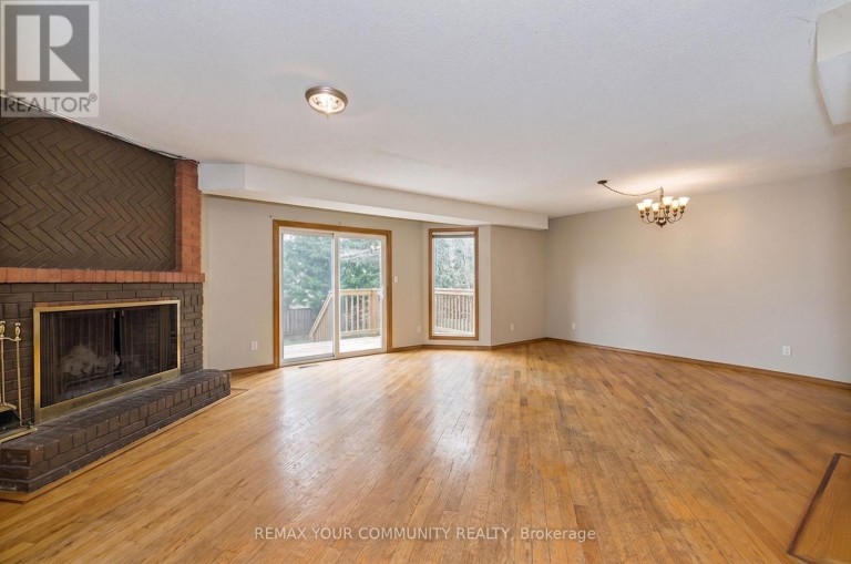 73 STRUTHERS STREET, Toronto (Mimico), Ontario, M8V1Y2