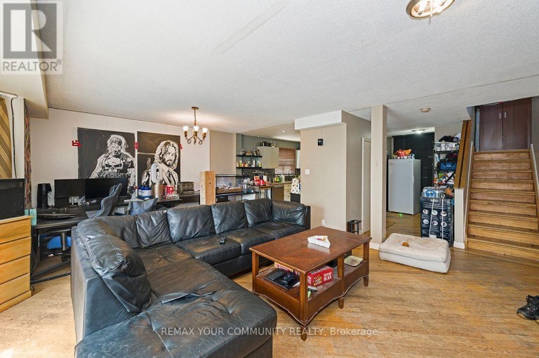 73 STRUTHERS STREET, Toronto (Mimico), Ontario, M8V1Y2
