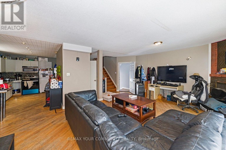 73 STRUTHERS STREET, Toronto (Mimico), Ontario, M8V1Y2