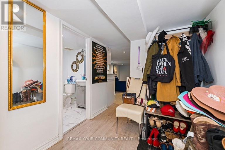 73 STRUTHERS STREET, Toronto (Mimico), Ontario, M8V1Y2