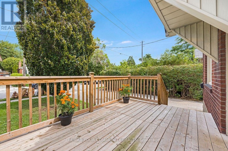 73 STRUTHERS STREET, Toronto (Mimico), Ontario, M8V1Y2