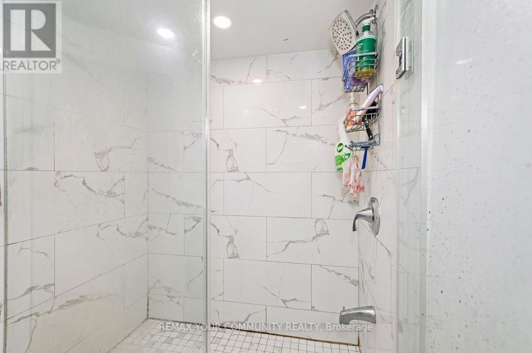 73 STRUTHERS STREET, Toronto (Mimico), Ontario, M8V1Y2