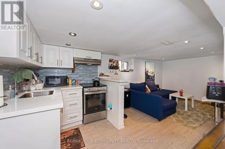 73 STRUTHERS STREET, Toronto (Mimico), Ontario, M8V1Y2