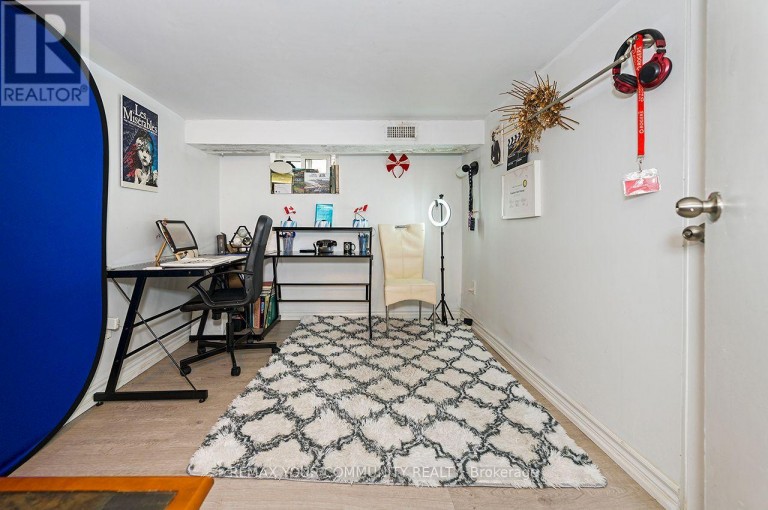 73 STRUTHERS STREET, Toronto (Mimico), Ontario, M8V1Y2