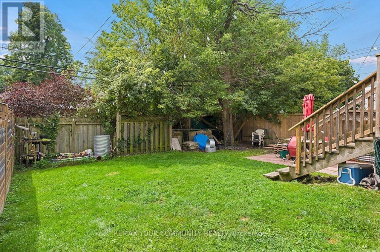 73 STRUTHERS STREET, Toronto (Mimico), Ontario, M8V1Y2