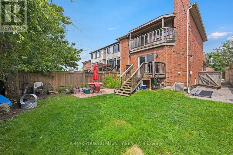 73 STRUTHERS STREET, Toronto (Mimico), Ontario, M8V1Y2
