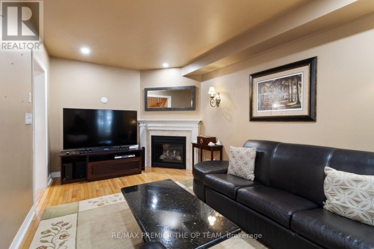 5 SOUTHBURY MANOR DRIVE, Caledon (Bolton East), Ontario, L7E1X7