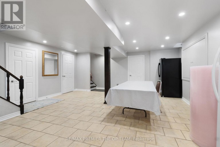 5 SOUTHBURY MANOR DRIVE, Caledon (Bolton East), Ontario, L7E1X7
