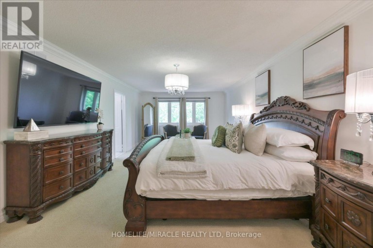 2479 RATHLIN COURT, Mississauga (Sheridan), Ontario, L5K2S4