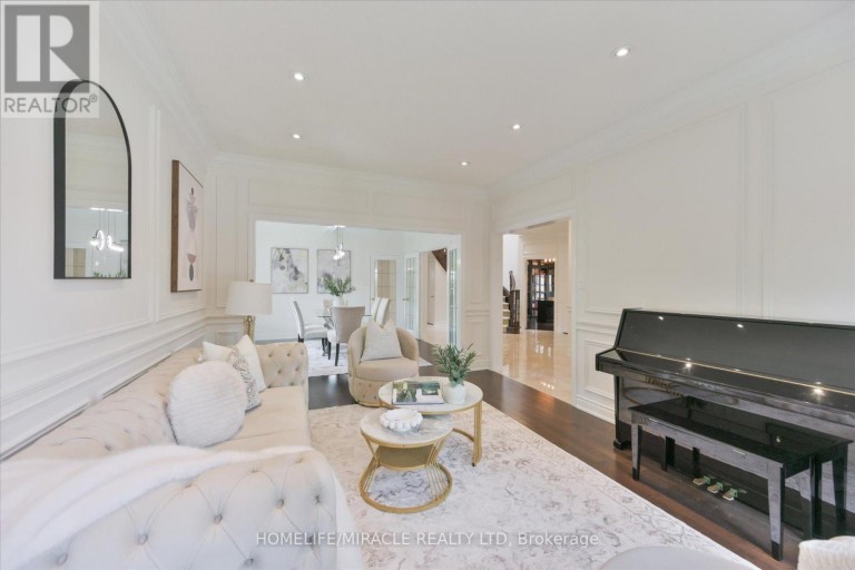 2479 RATHLIN COURT, Mississauga (Sheridan), Ontario, L5K2S4