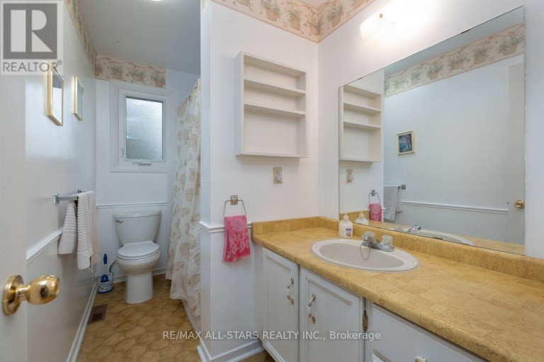 10 COLETTE DRIVE, Whitby (Downtown Whitby), Ontario, L1N6G7