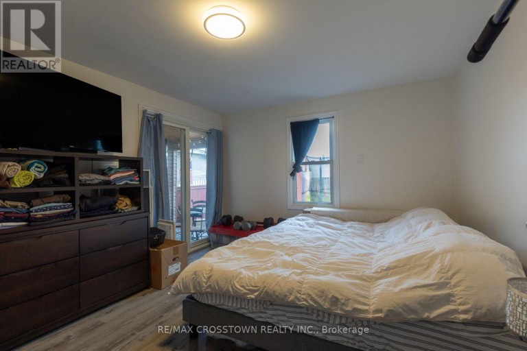 86 VICTORIA STREET, Barrie (400 North), Ontario, L4N2J1