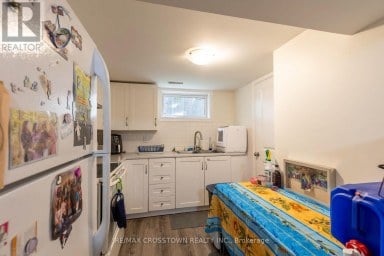 86 VICTORIA STREET Barrie (400 North) Ontario photo 18