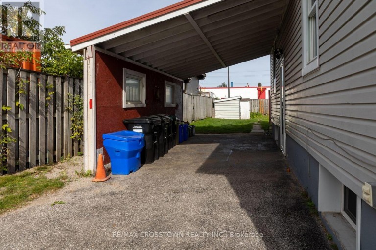 86 VICTORIA STREET, Barrie (400 North), Ontario, L4N2J1