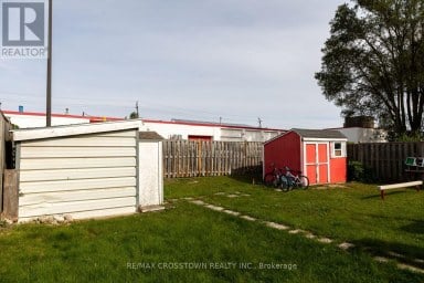 86 VICTORIA STREET Barrie (400 North) Ontario photo 27