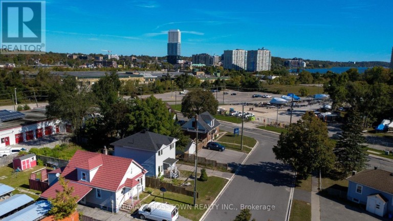 86 VICTORIA STREET, Barrie (400 North), Ontario, L4N2J1