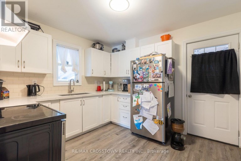 86 VICTORIA STREET, Barrie (400 North), Ontario, L4N2J1