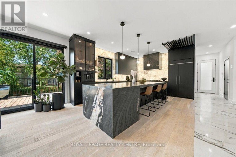 116 ELMCREST ROAD, Toronto (Eringate-Centennial-West Deane), Ontario, M9C3R9