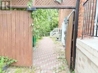32 MADISON STREET Brampton (Central Park) Ontario photo 16