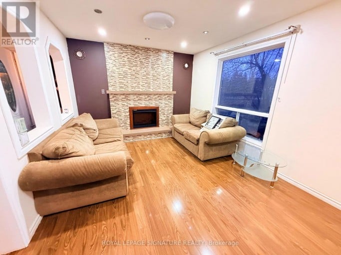 32 MADISON STREET, Brampton (Central Park), Ontario, L6S3C5