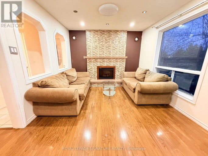 32 MADISON STREET, Brampton (Central Park), Ontario, L6S3C5